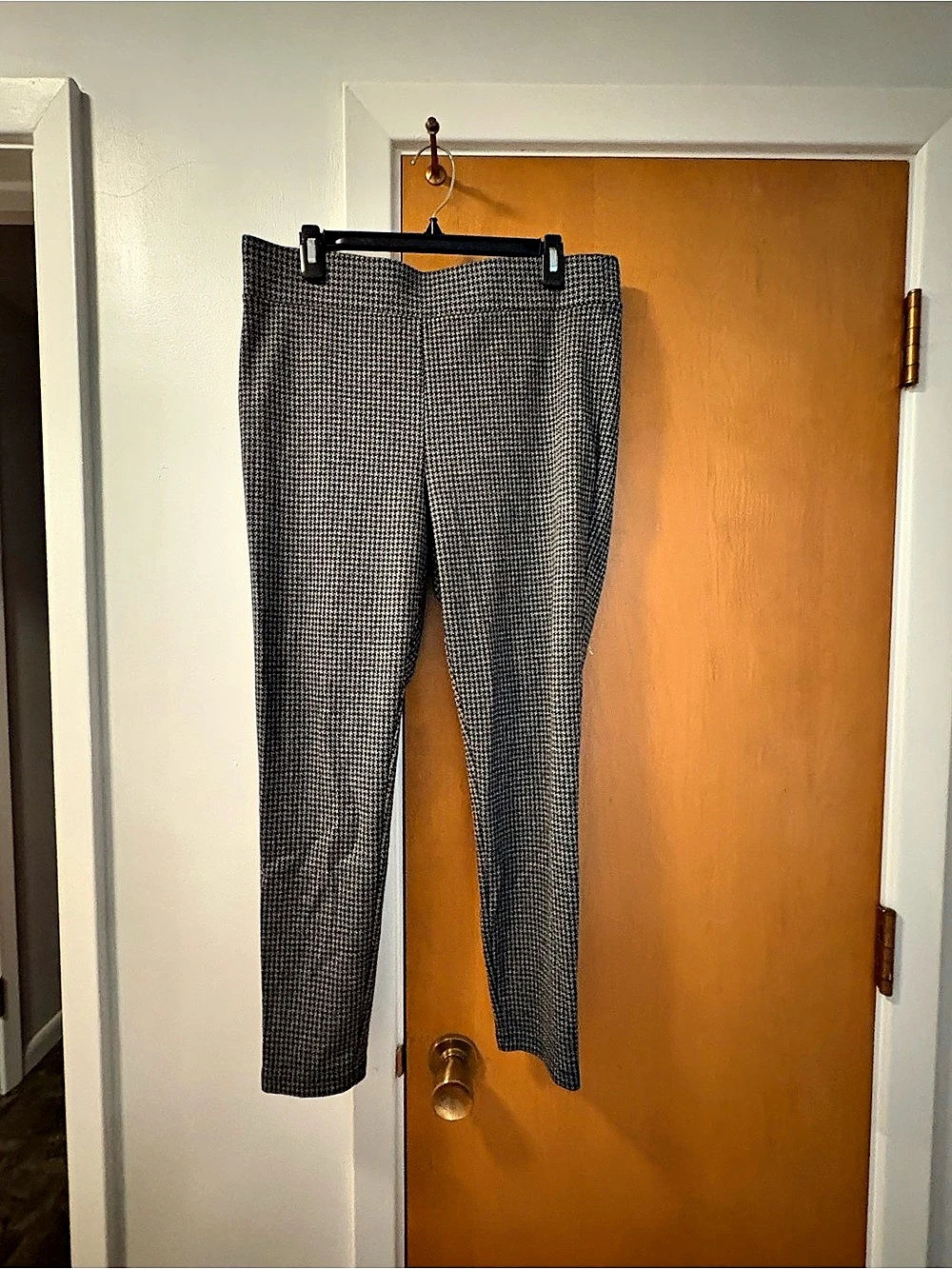 LOFT Houndstooth Skinny Pants in Black & White - size Large